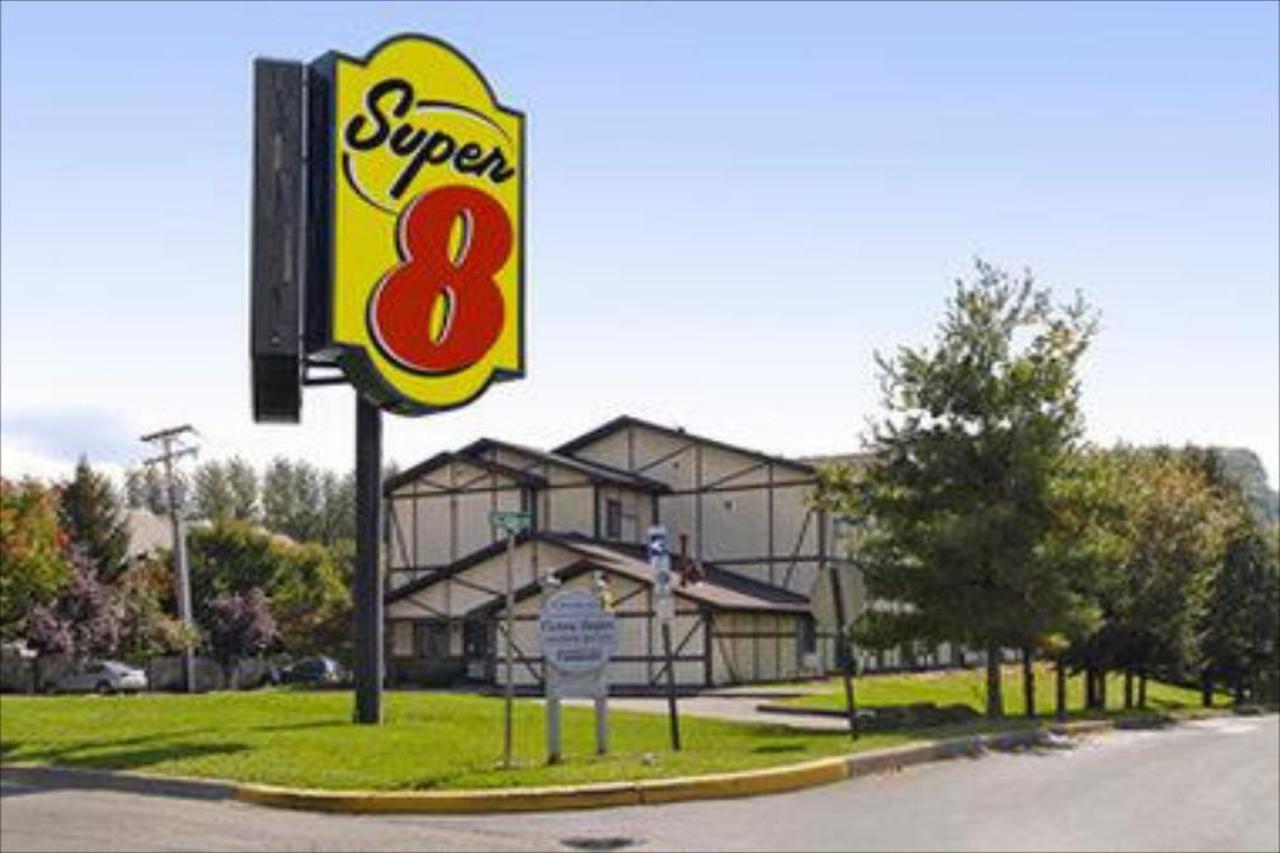 Super 8 By Wyndham East Stroudsburg - Poconos Otel Dış mekan fotoğraf