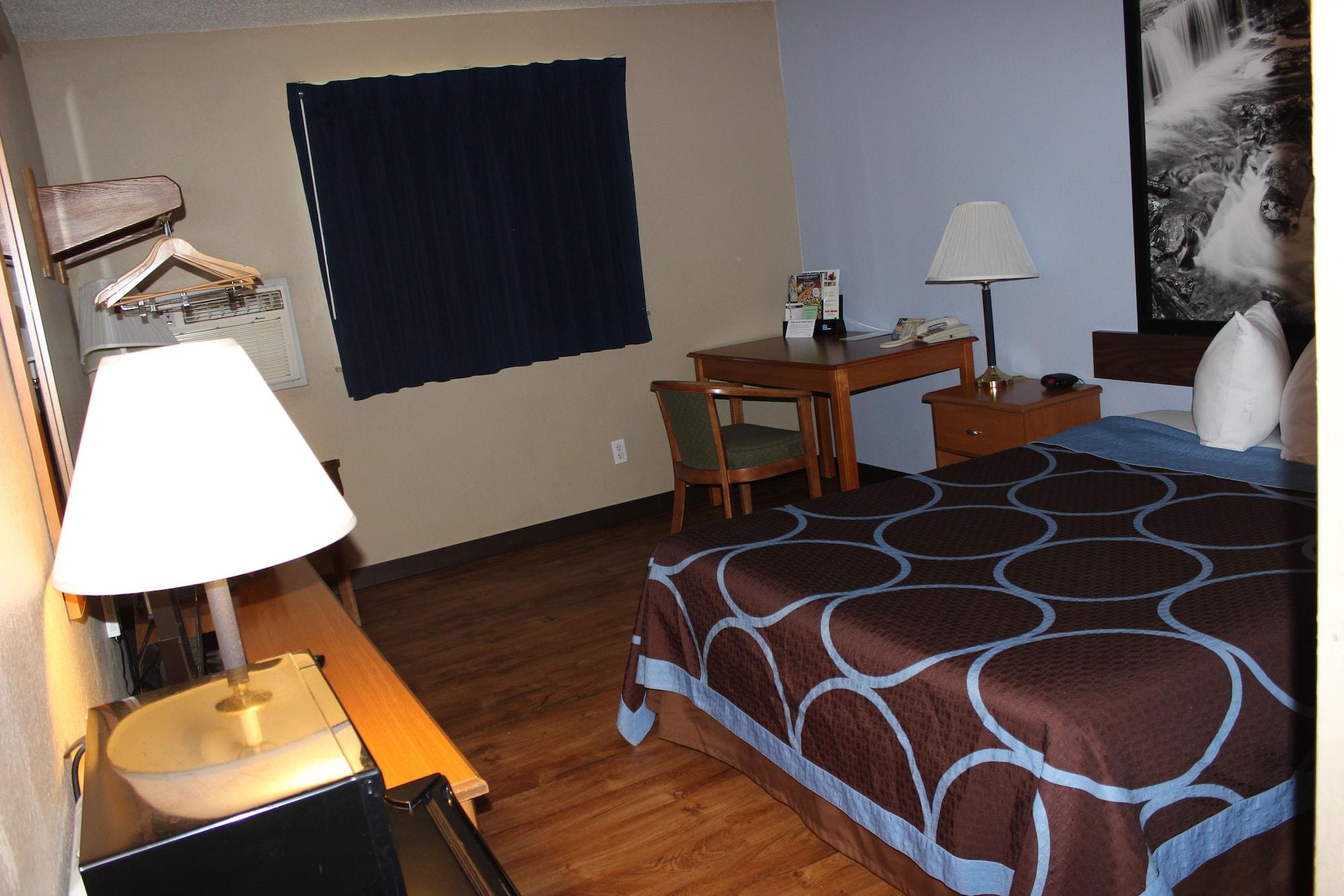 Super 8 By Wyndham East Stroudsburg - Poconos Otel Dış mekan fotoğraf