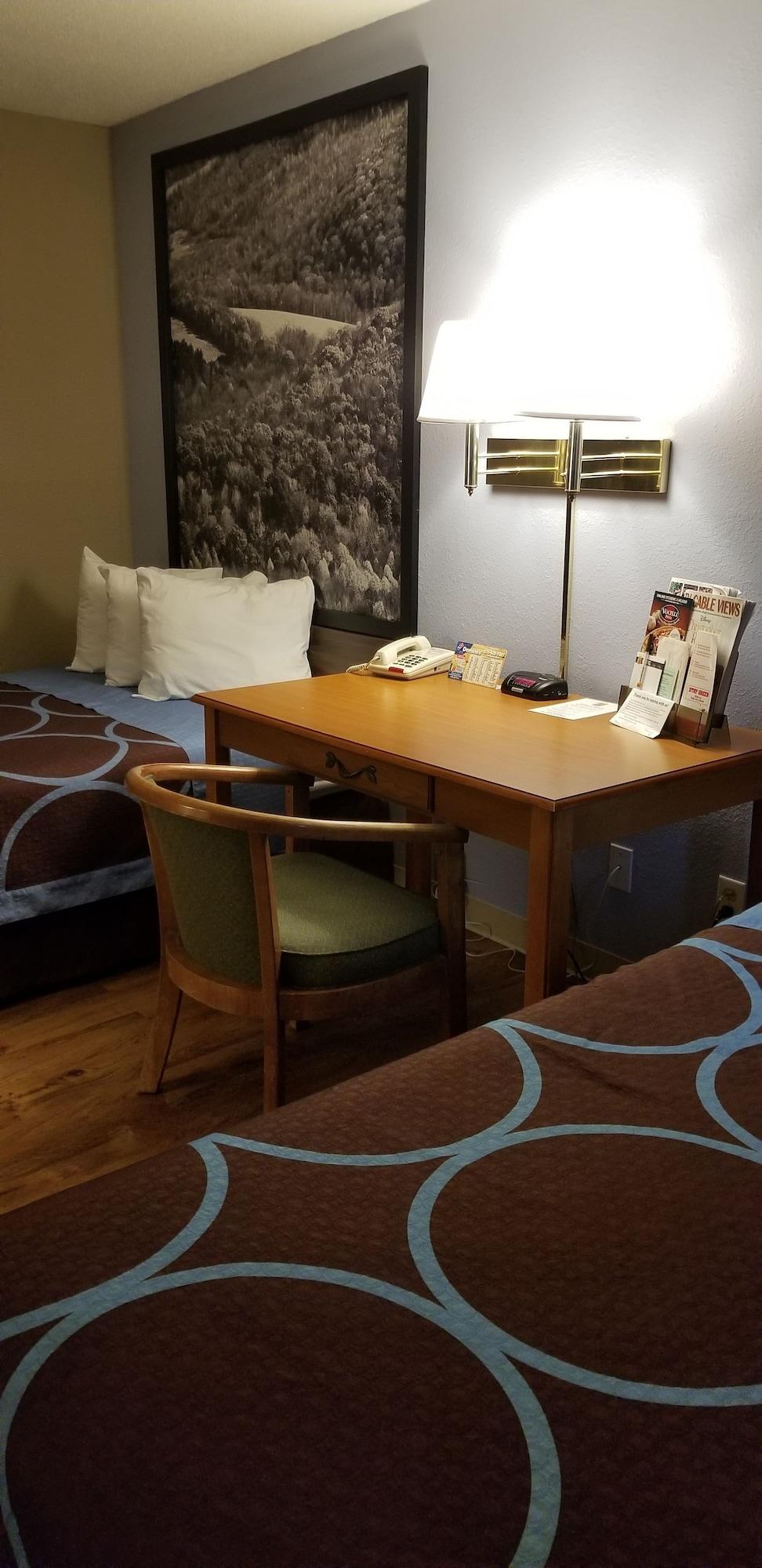 Super 8 By Wyndham East Stroudsburg - Poconos Otel Dış mekan fotoğraf