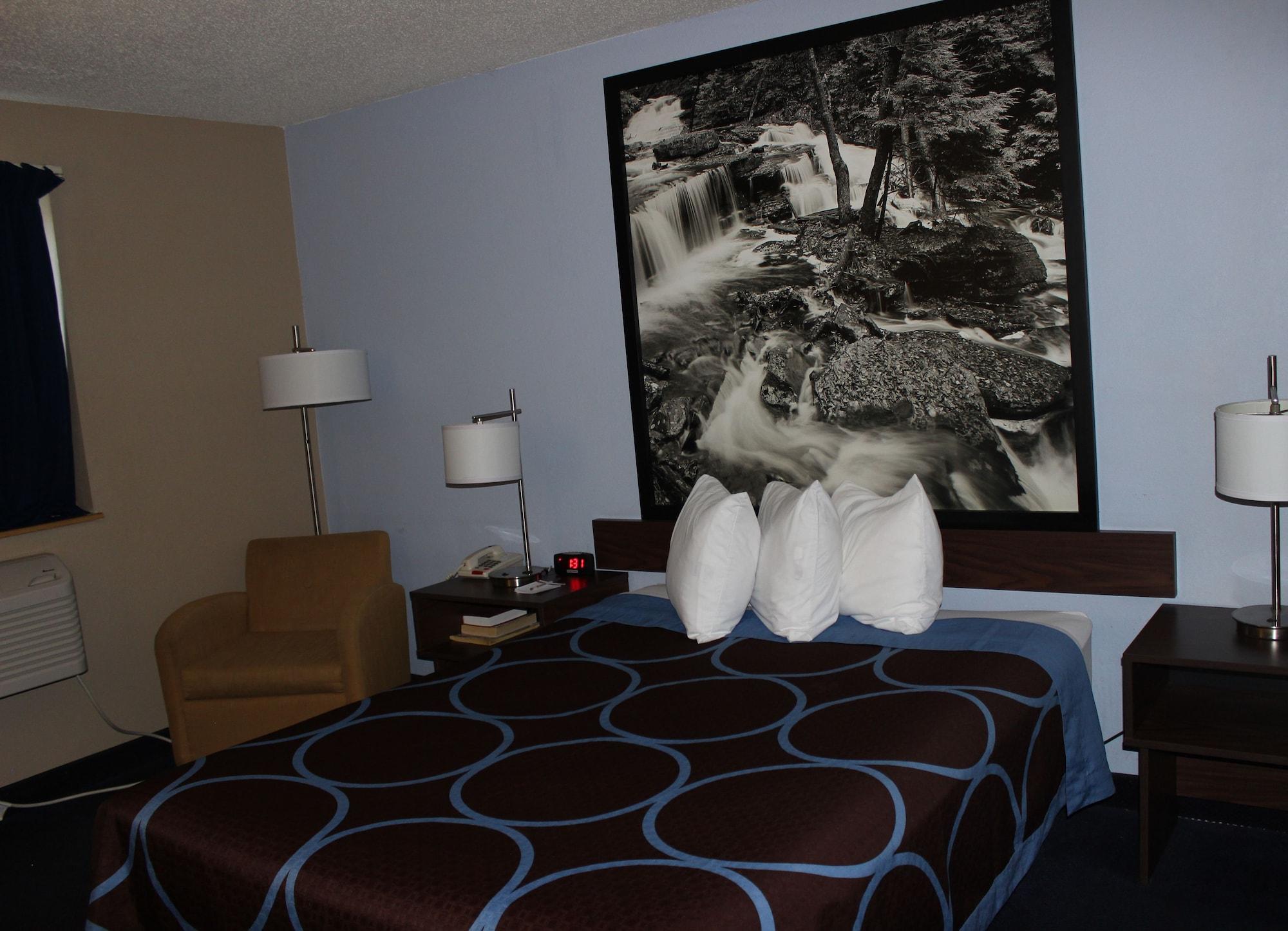 Super 8 By Wyndham East Stroudsburg - Poconos Otel Dış mekan fotoğraf