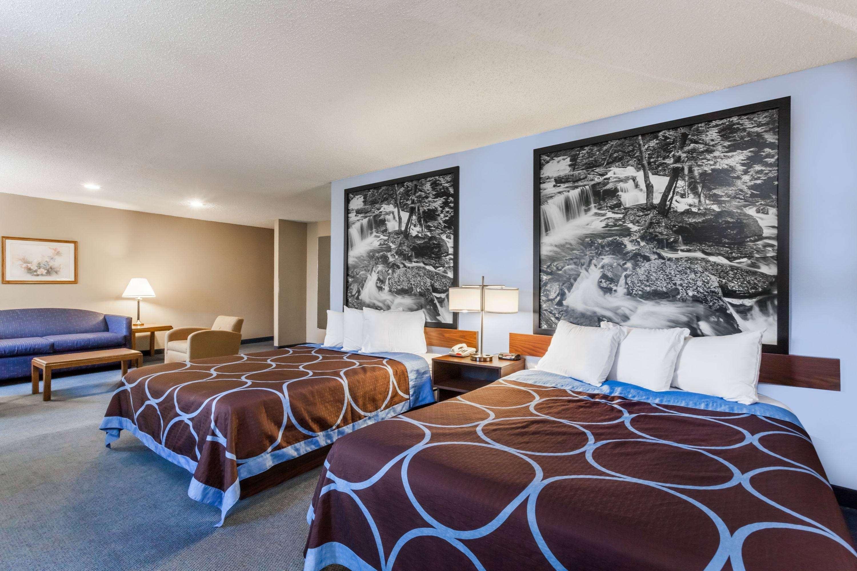 Super 8 By Wyndham East Stroudsburg - Poconos Otel Dış mekan fotoğraf