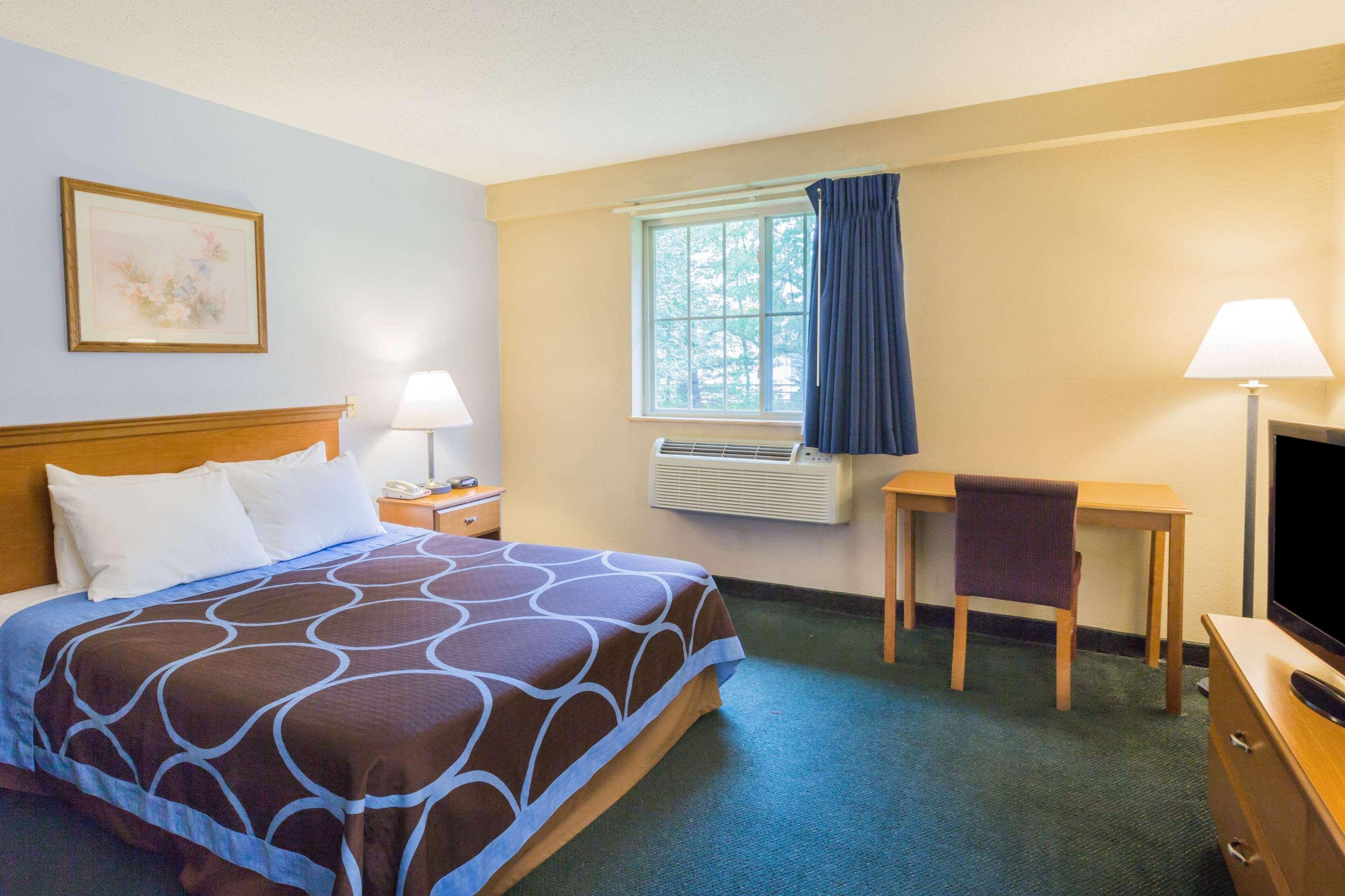 Super 8 By Wyndham East Stroudsburg - Poconos Otel Dış mekan fotoğraf