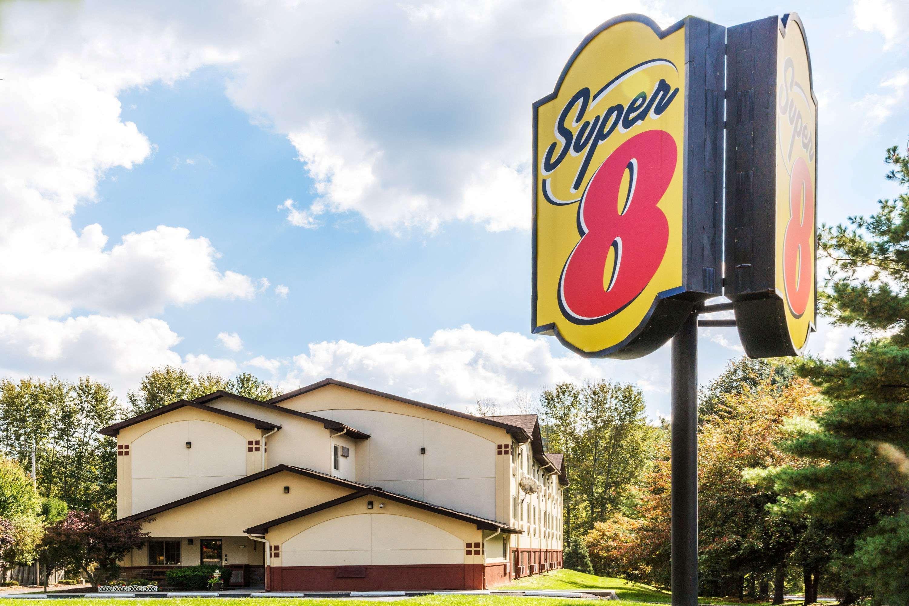 Super 8 By Wyndham East Stroudsburg - Poconos Otel Dış mekan fotoğraf