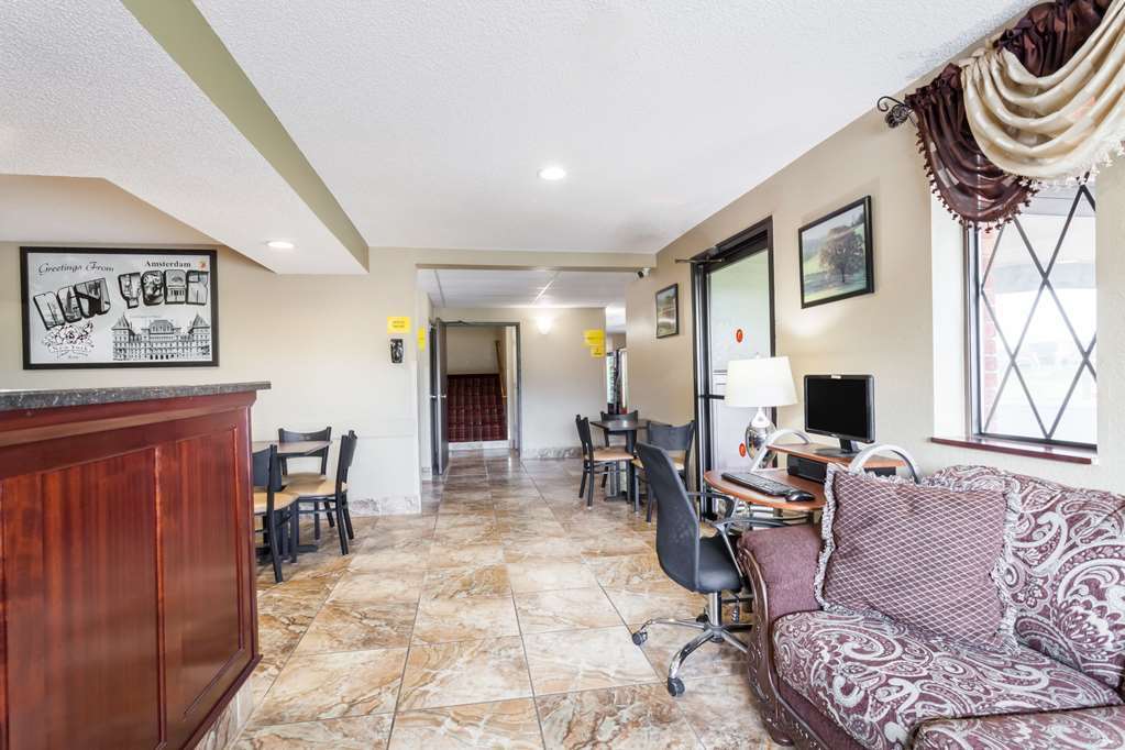 Super 8 By Wyndham East Stroudsburg - Poconos Otel İç mekan fotoğraf