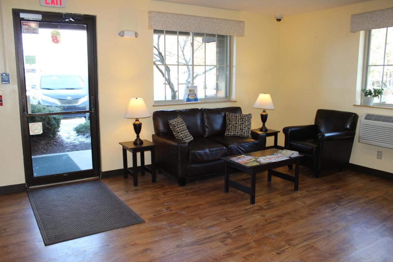 Super 8 By Wyndham East Stroudsburg - Poconos Otel Dış mekan fotoğraf
