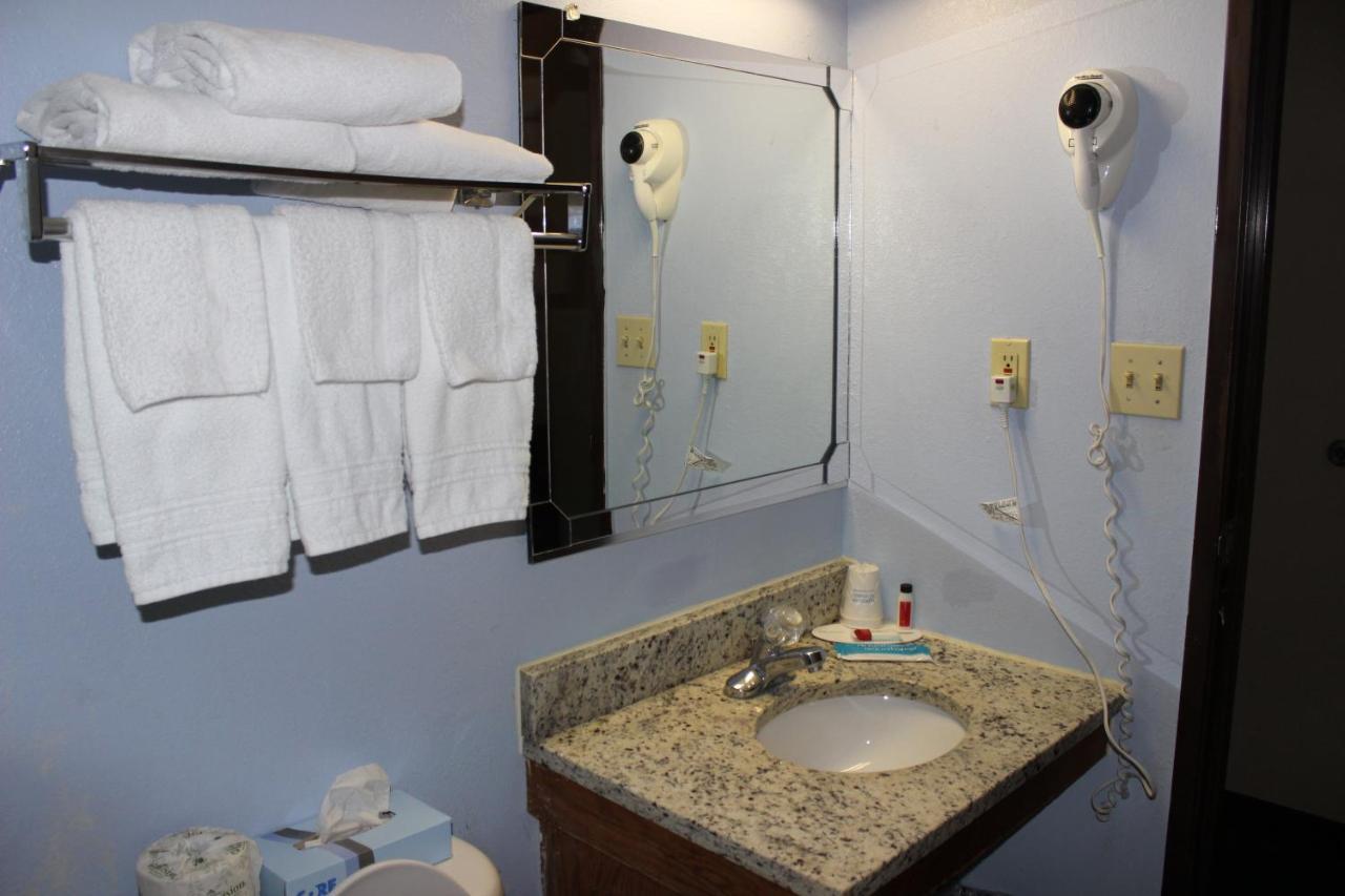 Super 8 By Wyndham East Stroudsburg - Poconos Otel Dış mekan fotoğraf